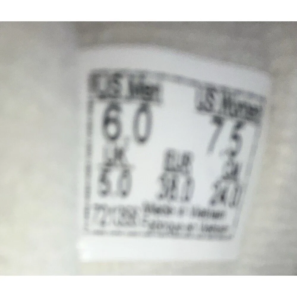 VANS Platform SuedeLow Top Sneakers Beige/White  7.5 Women/ 6 Men